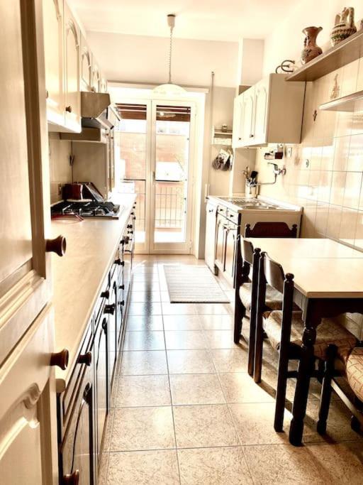 Apartment Golden Valley House 4-8 Pax - Box Auto Metro B1 Conca D'oro Treno Val D'ala Rom