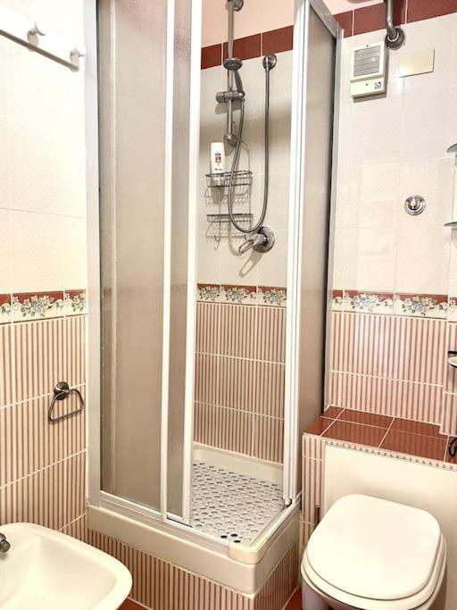 Golden Valley House 4-8 Pax - Box Auto Metro B1 Conca D'oro Treno Val D'ala Rom
