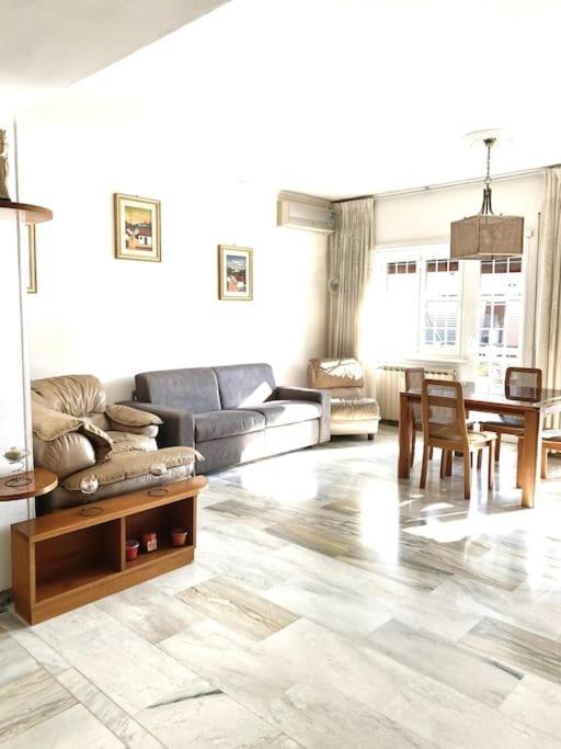 Golden Valley House 4-8 Pax - Box Auto Metro B1 Conca D'oro Treno Val D'ala Apartment Rom